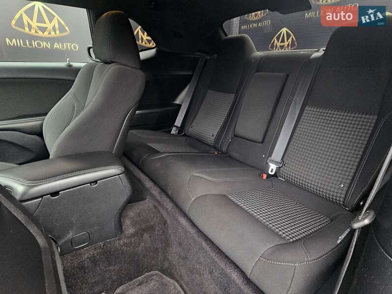 Купе Dodge Challenger 2017 в Киеве