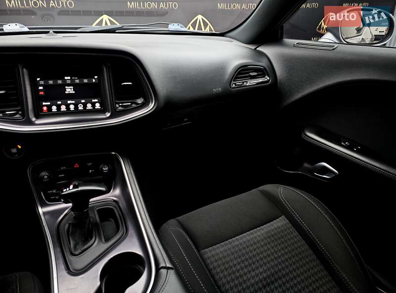 Купе Dodge Challenger 2017 в Киеве
