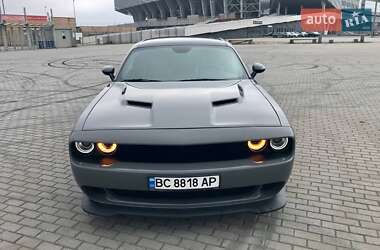 Купе Dodge Challenger 2017 в 