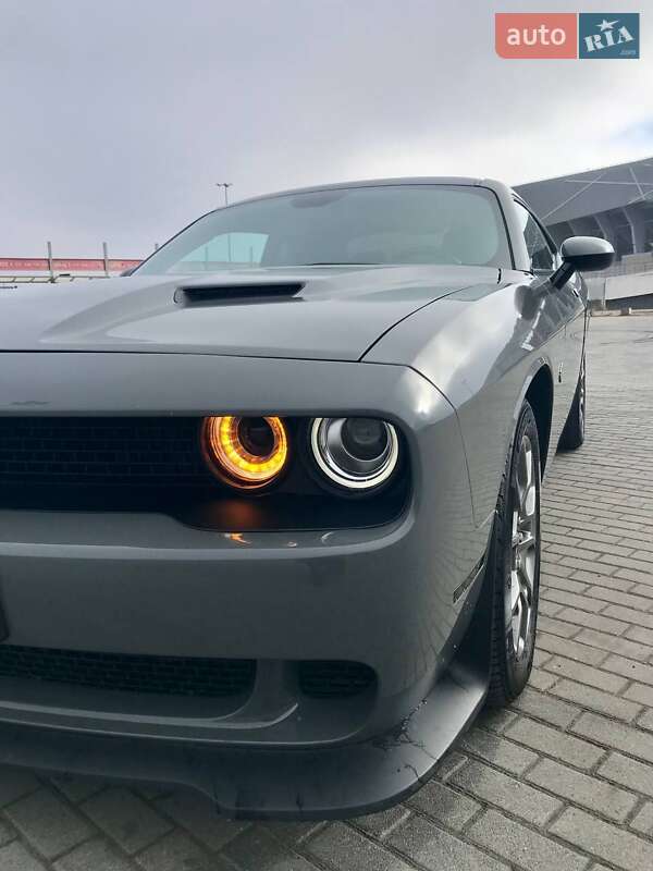 Купе Dodge Challenger 2017 в Львове