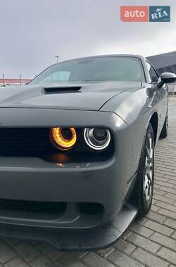 Купе Dodge Challenger 2017 в 