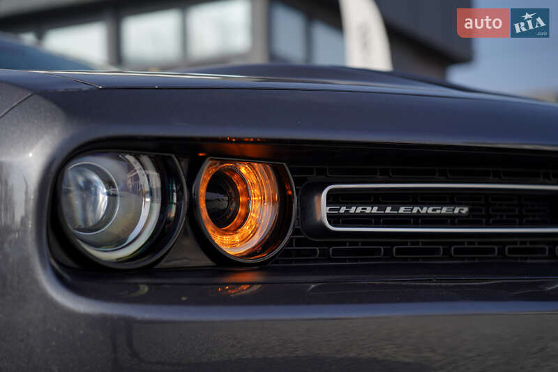 Купе Dodge Challenger 2019 в Черновцах