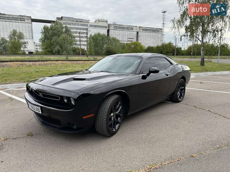 Купе Dodge Challenger 2020 в 