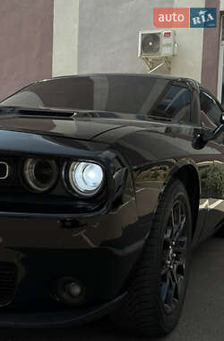 Купе Dodge Challenger 2017 в 