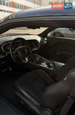 Купе Dodge Challenger 2017 в 
