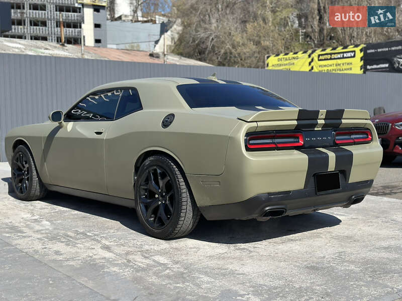 Купе Dodge Challenger 2014 в Києві