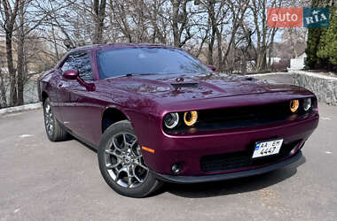 Купе Dodge Challenger 2017 в 