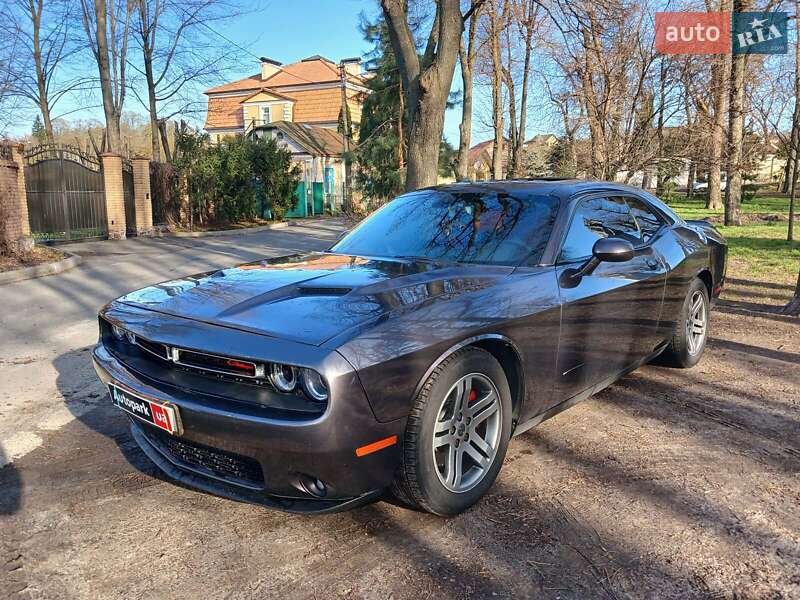 Купе Dodge Challenger 2015 в 