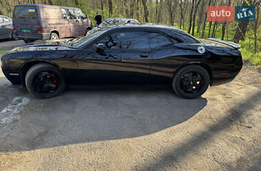 Купе Dodge Challenger 2018 в 