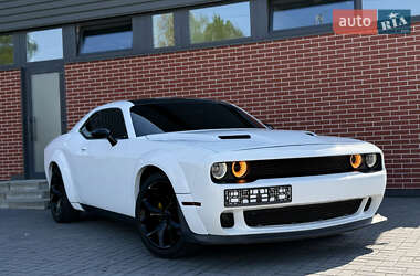 Купе Dodge Challenger 2018 в 