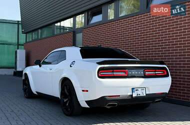 Купе Dodge Challenger 2018 в 