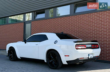 Купе Dodge Challenger 2018 в 