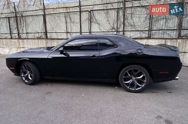 Купе Dodge Challenger 2017 в 