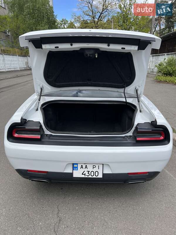 Купе Dodge Challenger 2016 в Киеве