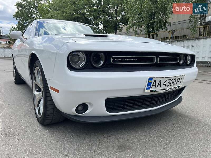 Купе Dodge Challenger 2016 в Киеве