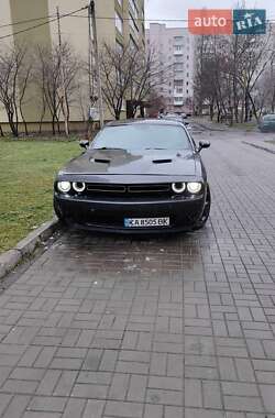 Купе Dodge Challenger 2017 в 