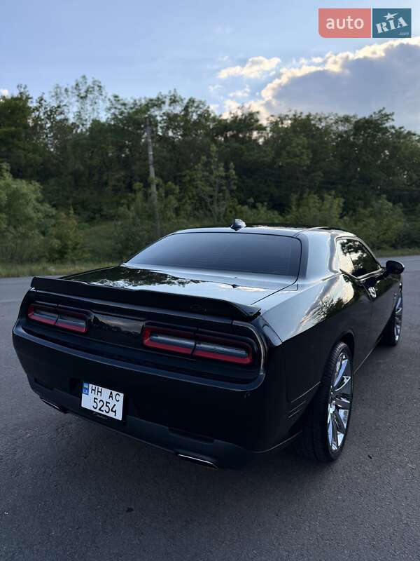 Купе Dodge Challenger 2015 в Одесі