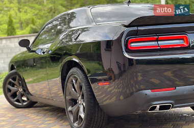 Купе Dodge Challenger 2018 в 