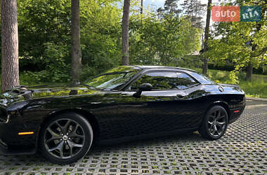 Купе Dodge Challenger 2018 в 