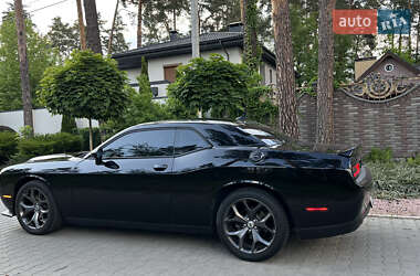 Купе Dodge Challenger 2018 в 