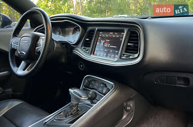 Купе Dodge Challenger 2018 в 