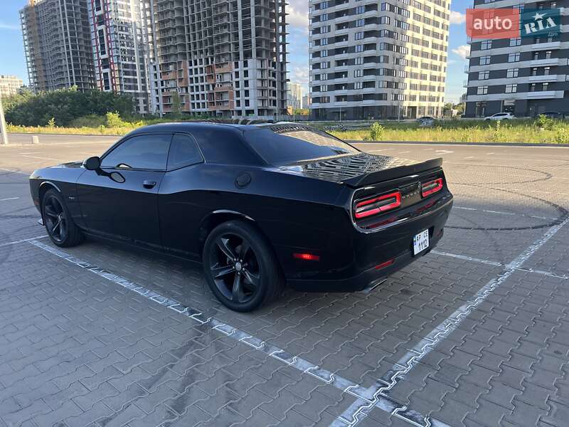 Купе Dodge Challenger 2015 в Киеве