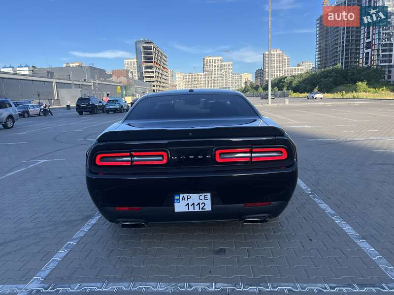 Купе Dodge Challenger 2015 в Киеве