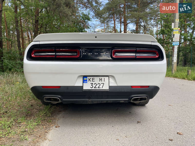 Купе Dodge Challenger 2018 в Новомосковську
