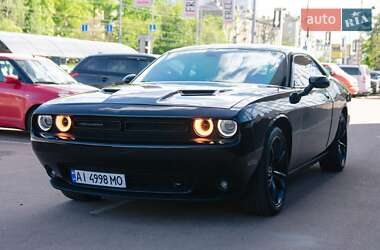 Купе Dodge Challenger 2017 в 
