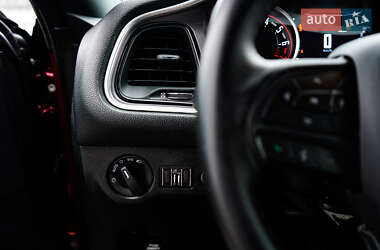 Купе Dodge Challenger 2019 в 