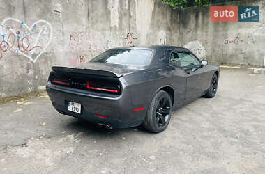 Купе Dodge Challenger 2019 в 