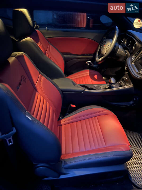 Купе Dodge Challenger 2017 в Львові