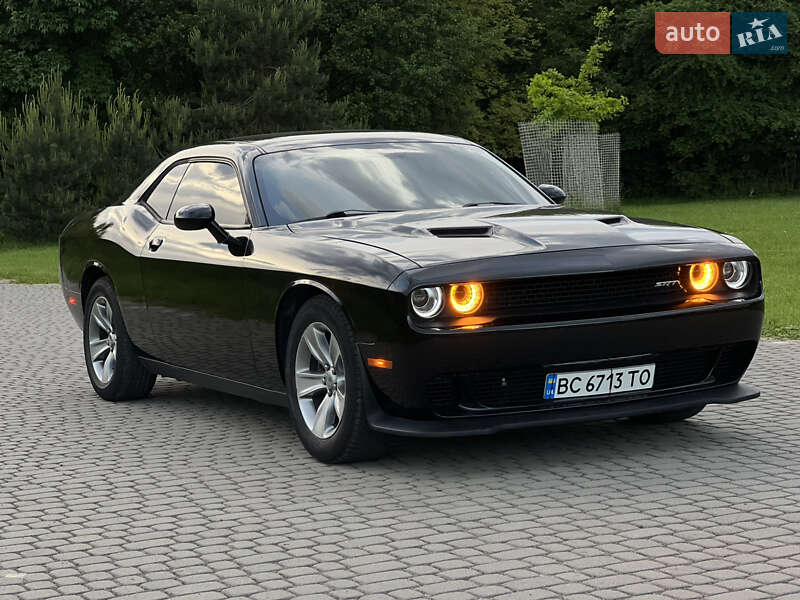 Купе Dodge Challenger 2017 в Львові