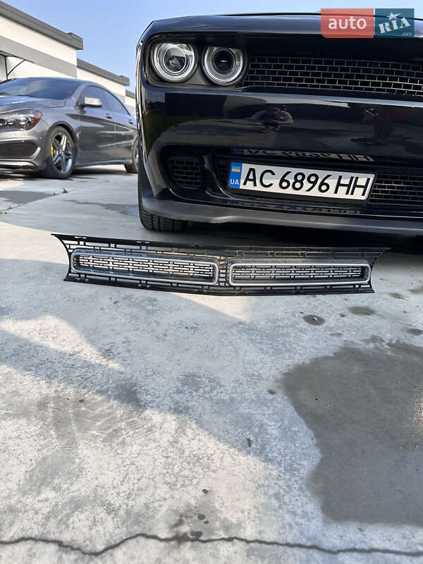 Купе Dodge Challenger 2015 в Луцке