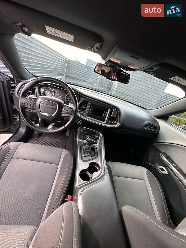 Купе Dodge Challenger 2015 в Луцке