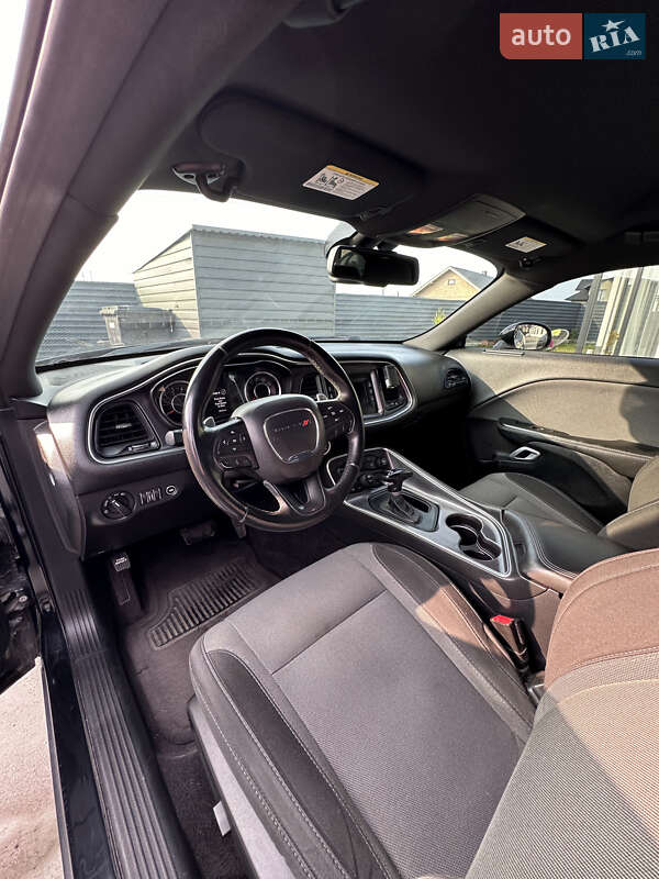 Купе Dodge Challenger 2015 в Луцке