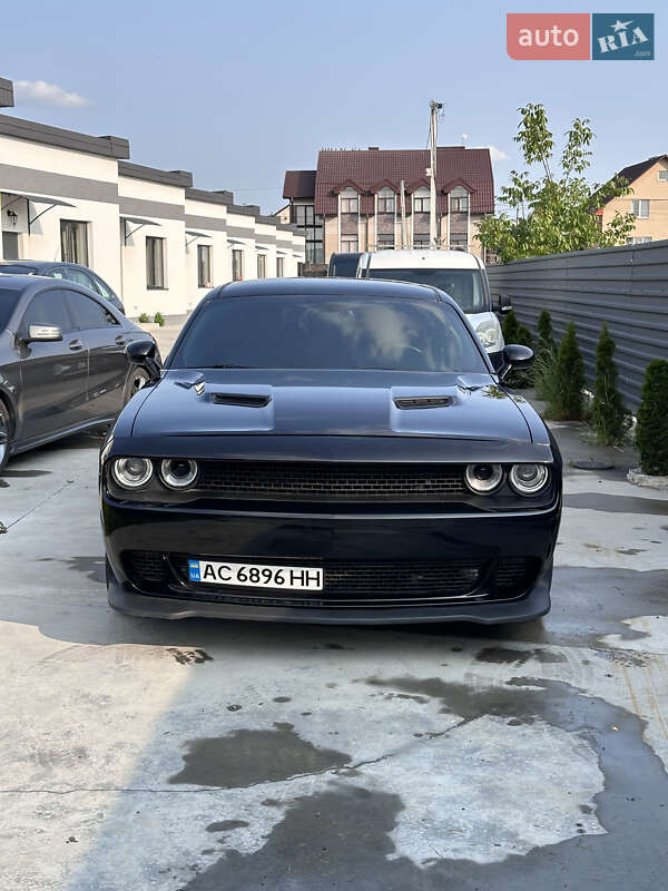 Купе Dodge Challenger 2015 в Луцке