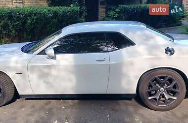 Купе Dodge Challenger 2019 в 