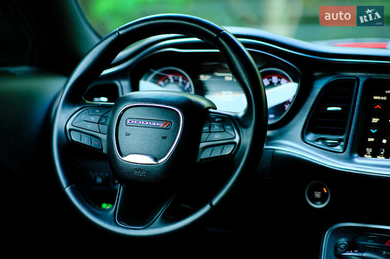 Купе Dodge Challenger 2016 в Киеве