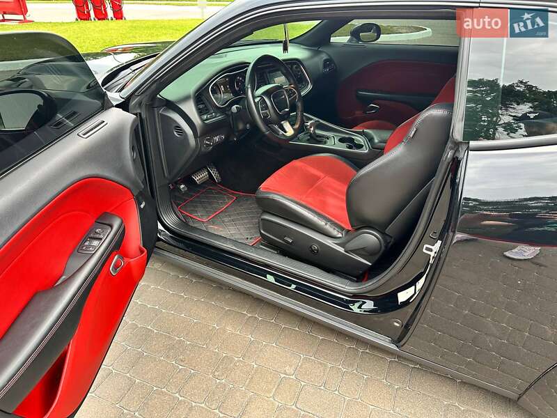 Купе Dodge Challenger 2016 в Киеве фото 6 Купе Dodge Challenger 2016 в Киеве