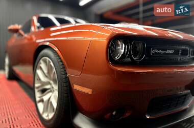 Купе Dodge Challenger 2020 в 