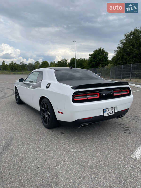 Dodge Challenger 2016