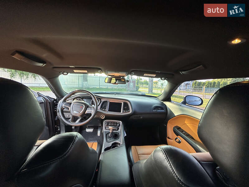 Купе Dodge Challenger 2019 в Тернополе