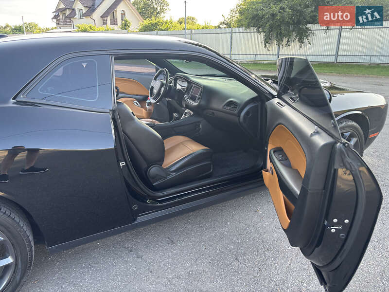 Купе Dodge Challenger 2019 в Тернополе