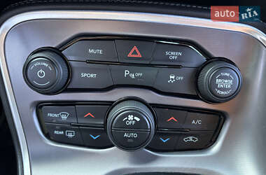 Купе Dodge Challenger 2019 в Тернополі