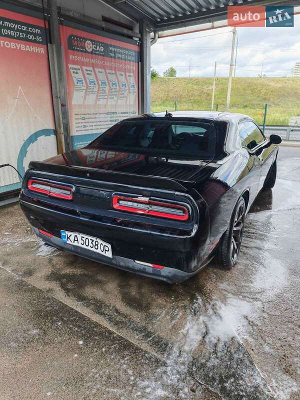 Купе Dodge Challenger 2014 в Киеве фото 4 Купе Dodge Challenger 2014 в Киеве