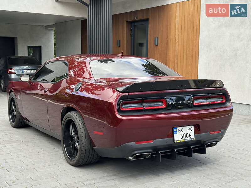 Купе Dodge Challenger 2019 в Львове