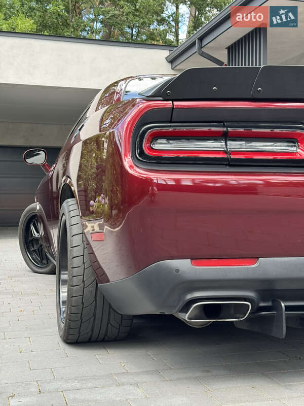 Купе Dodge Challenger 2019 в Львове
