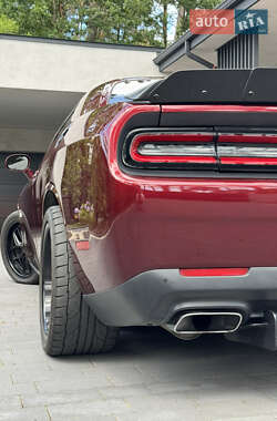 Купе Dodge Challenger 2019 в 