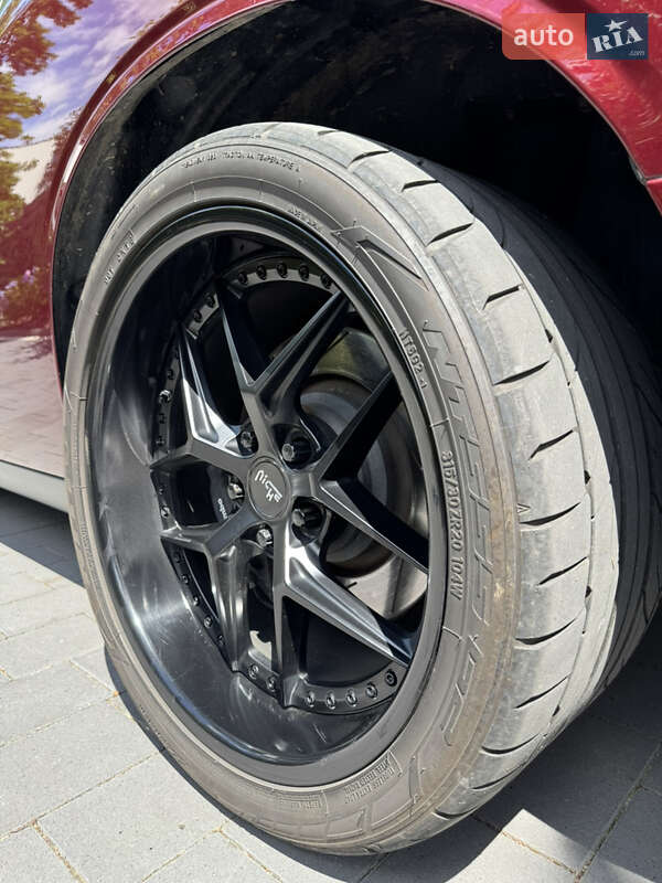 Купе Dodge Challenger 2019 в Львове